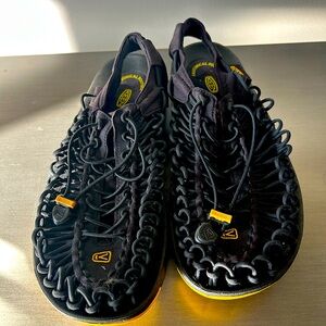 Men’s Keens Uneek Sandals size 10.5